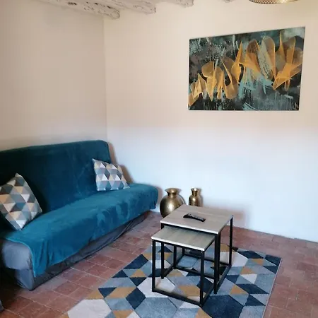 Home, Leonard Des Bois Prázdninový dům *